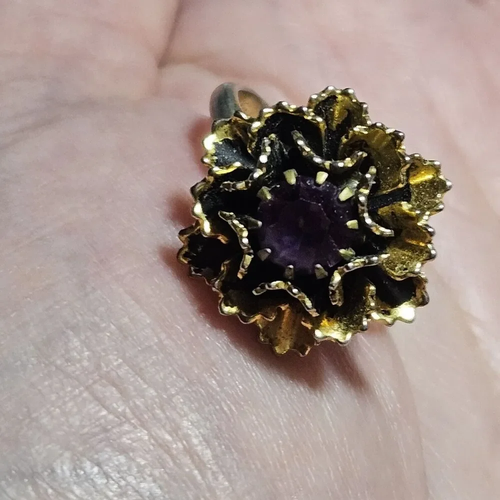 Vintage Vogue Gold Tone Metal Purple Rhinestone Flower Adjustable Cocktail Ring